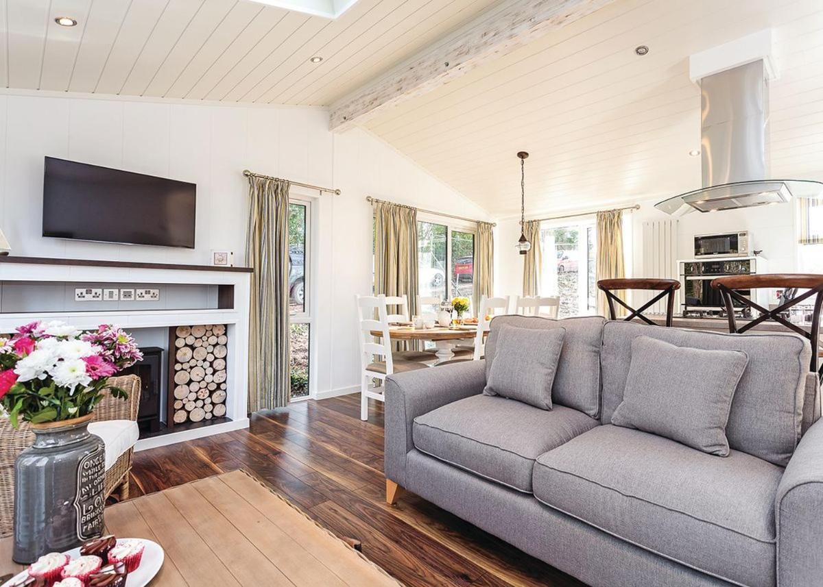 Woodside Bay Lodge Retreat Wootton Bridge  Ngoại thất bức ảnh